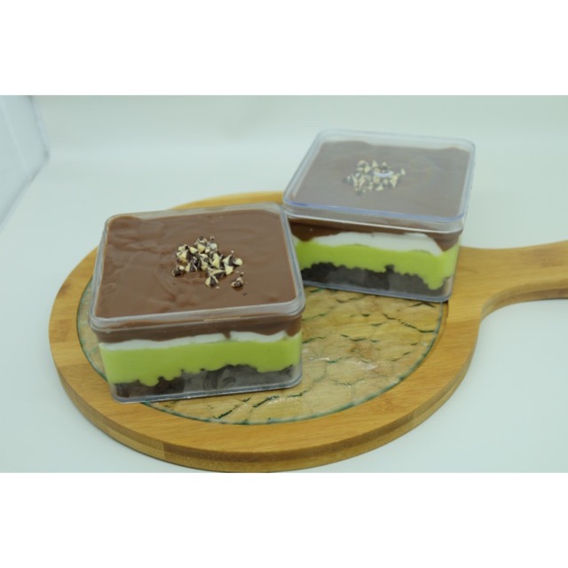 Dessert box oreo alpukat