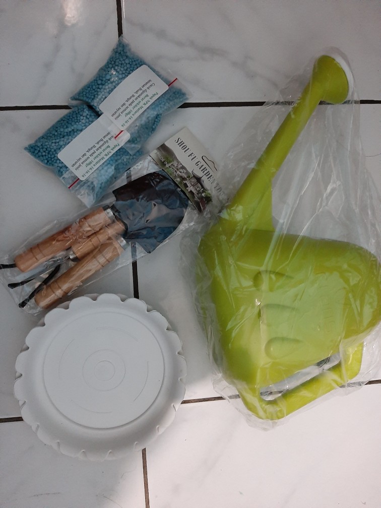 Tatakan Kembang Tawon No 17 Putih