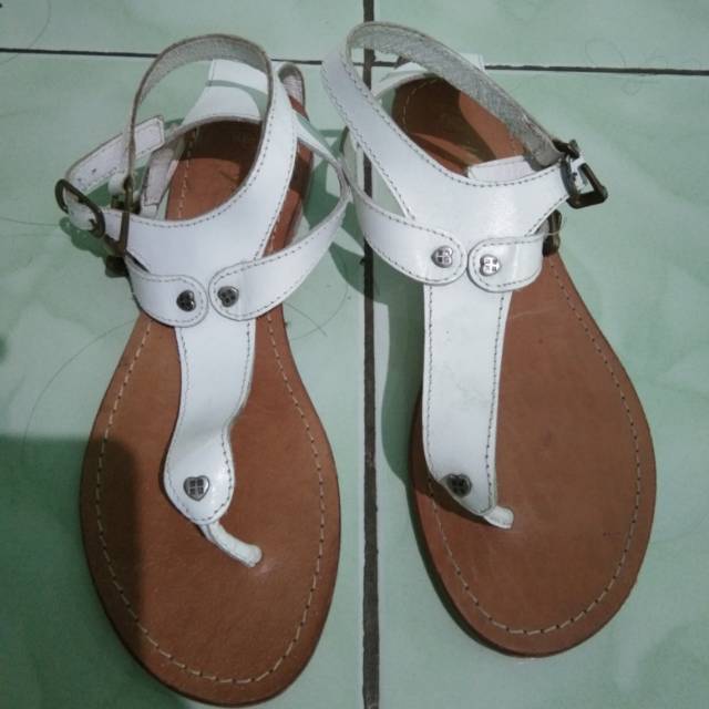 Sepatu sandal insight size 36