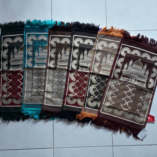 SAJADAH TALI RAJUT EMAS MUKA KECIL SAJADAH ANAK ALAS SAJADAH TALI RAJUT EMAS MUKA KECIL SAJADAH ANAK ALAS