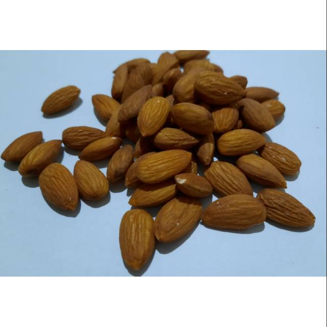 

Almond Whole Natural 500gr/ Kacang Almond Berkulit