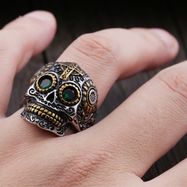 SEUSUK Cincin Motif Ukir Tengkorak Warna Hijau Gaya Retro Punk Rock untuk Pria COD