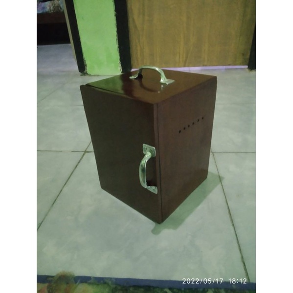 Box burung kekep babi
