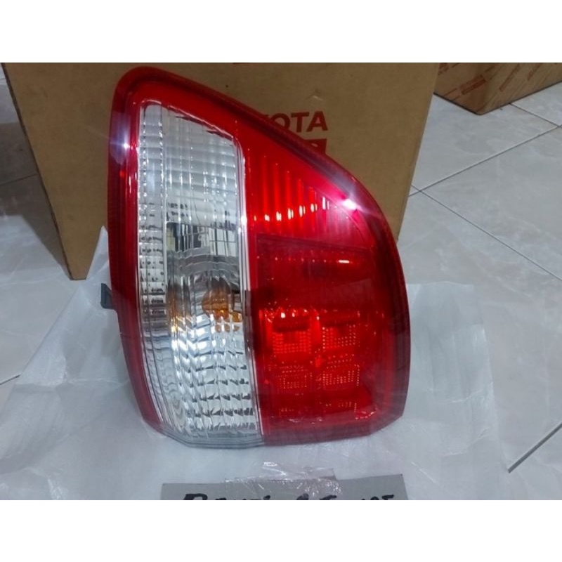 LAMPU BELAKANG TOYOTA FORTUNER 2008 2012