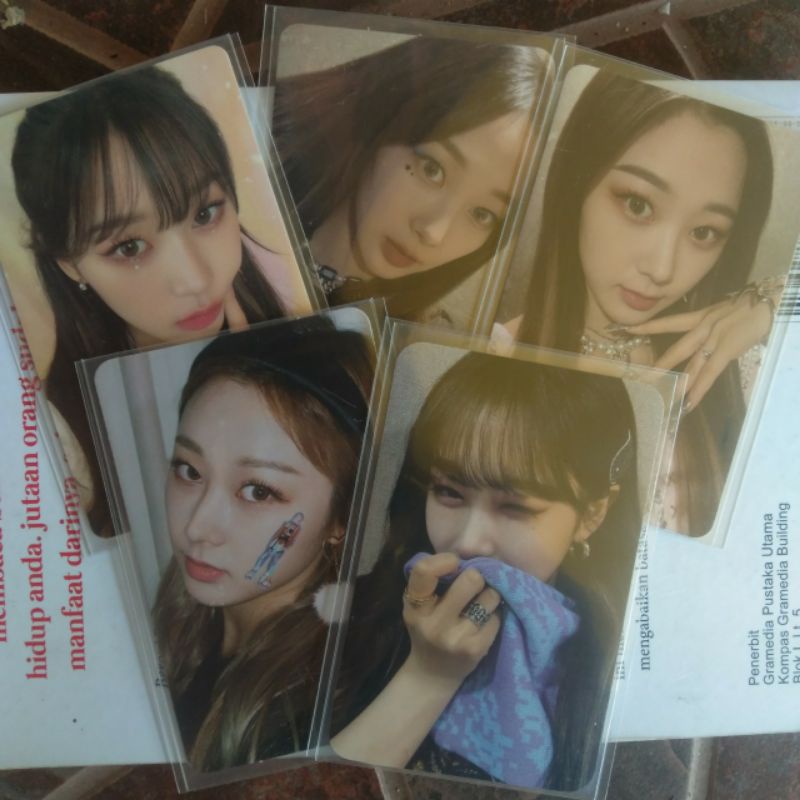 Giselle SG22, Savage Hallu, Synk Dive, Epoxy, Emblem Badge Photocard