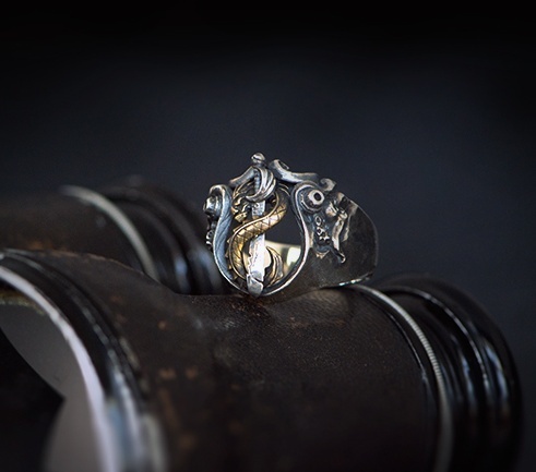 Cincin Bahan Stainless Steel Gaya Punk Gothic Untuk Pria