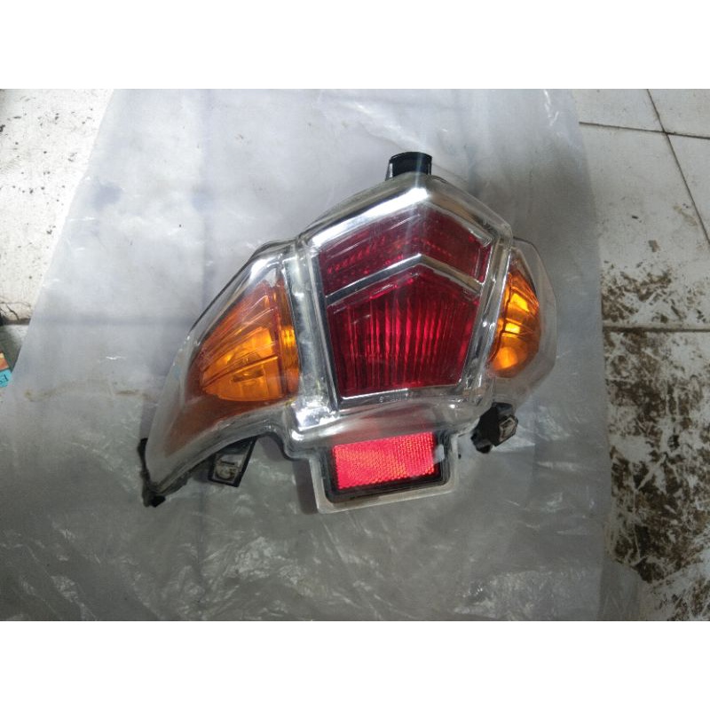 reflektor lampu belakang Xeon karbu original