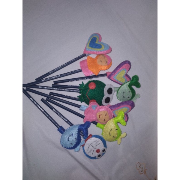 hiasan pensil flanel