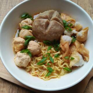 Seblak bakso mercon (seblak dgn isi mie,bakso mercon uk ...