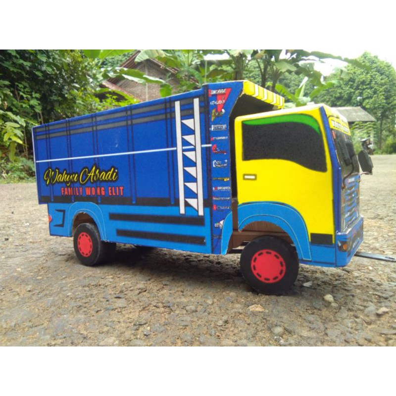 miniatur truk wahyu abadi
