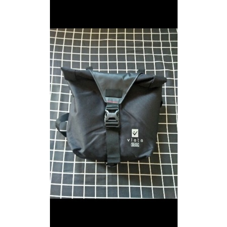 vlata sling bag