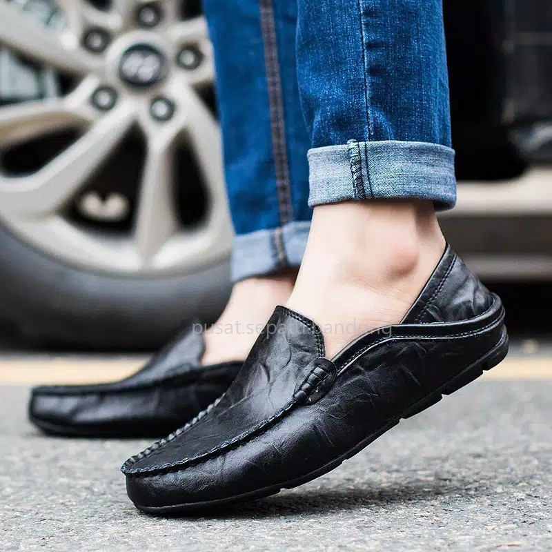 Sepatu Pria Kulit Asli Keren Casual Hitam Slip On Santai Kerja Kantor Pesta Formal Gaya Kekinian