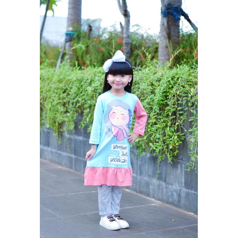 SET TUNIK AISYAH BY ZUPER KIDS SIZE 4-12 T bahan nggak jauh beda dengan tunik jovanka atau blooms ya