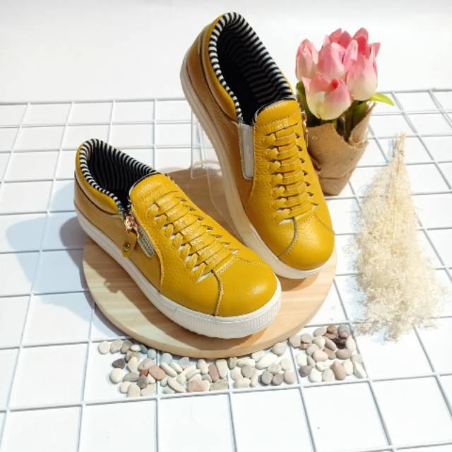 Sepatu slip on papirut Garut