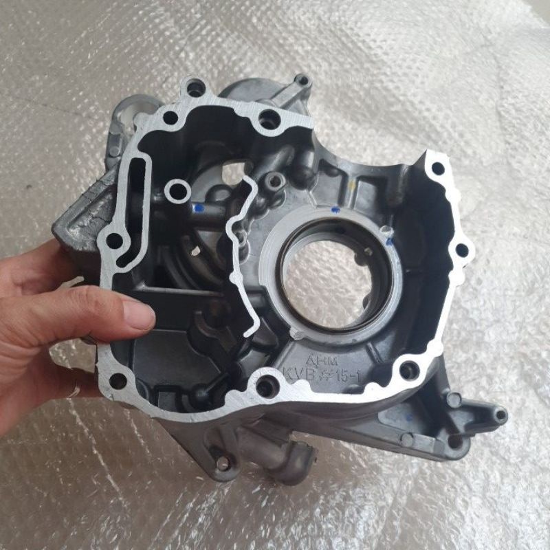 Crankcase Vario Karbu Honda ORI. Kalter Kanan Vario. 11100KVB931