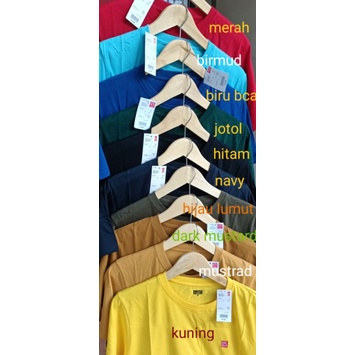 T-shirt UNIQLO cowok/cwek logo bordir