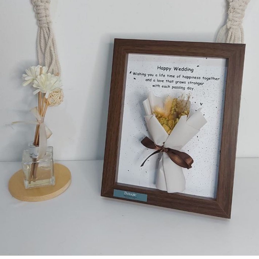 Kado pernikahan buket bunga - dried flower in frame - mini bouquet in frame - Kado pernikahan -  Had