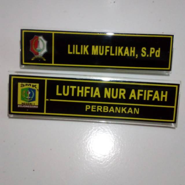 

Name Tag Atau Nama Dada Akrilik Peniti