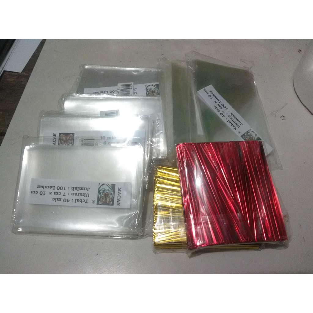 

PLASTIK SOUVENIR + KAWAT TALI 100 PCS