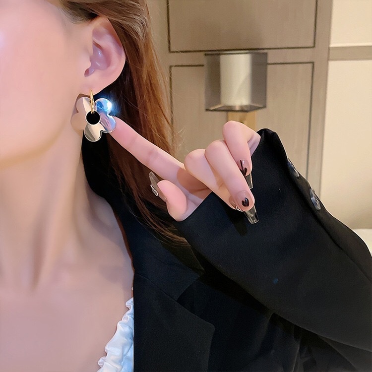 Anting Bentuk Bunga Gaya Retro