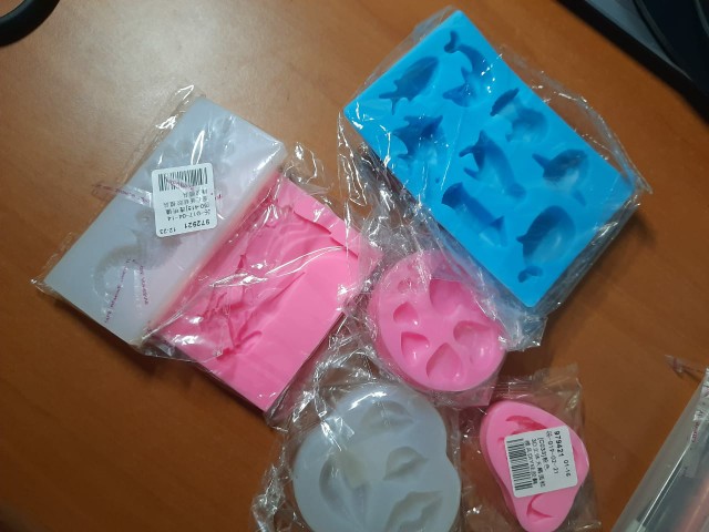Cetakan Es Krim / Sabun Bentuk Lumba Bahan Silikon