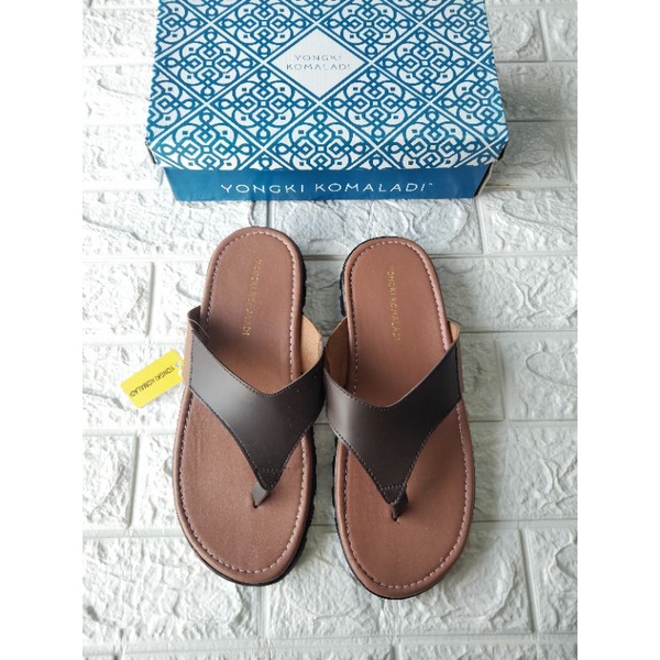 sandal cowok yongki komaladi