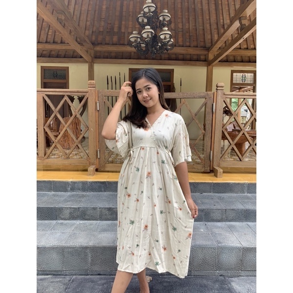DASTER KIMONO LENGAN RUMBAI CREAM TULIP DASTER BUSUI TERBARU DASTER KEKINIAN DASTER BUSUI FRIENDLY