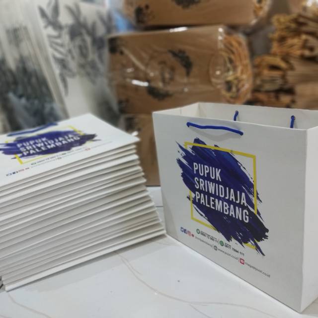 

Paperbag sablon putih ivory uk 30x8x25