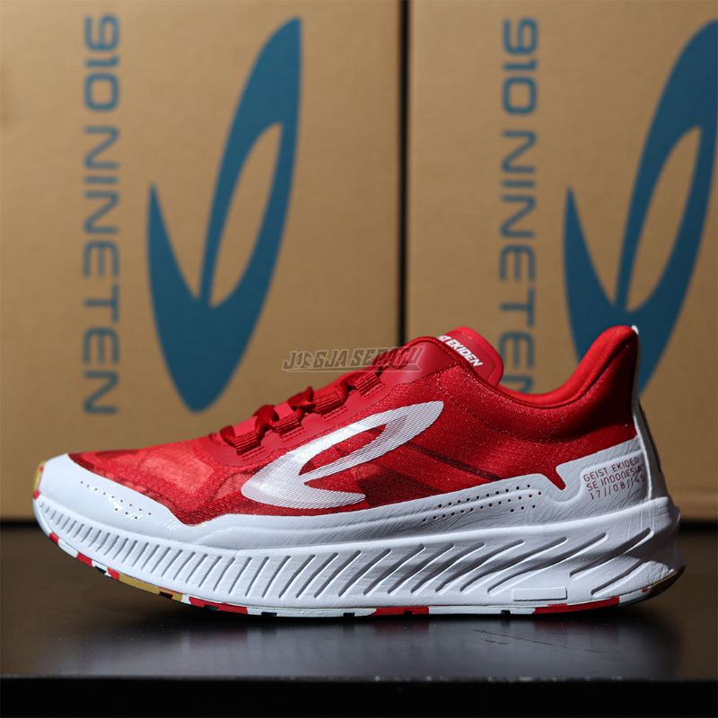 910nineten Sepatu Running Geist Ekiden SE Indonesia - Merah Putih