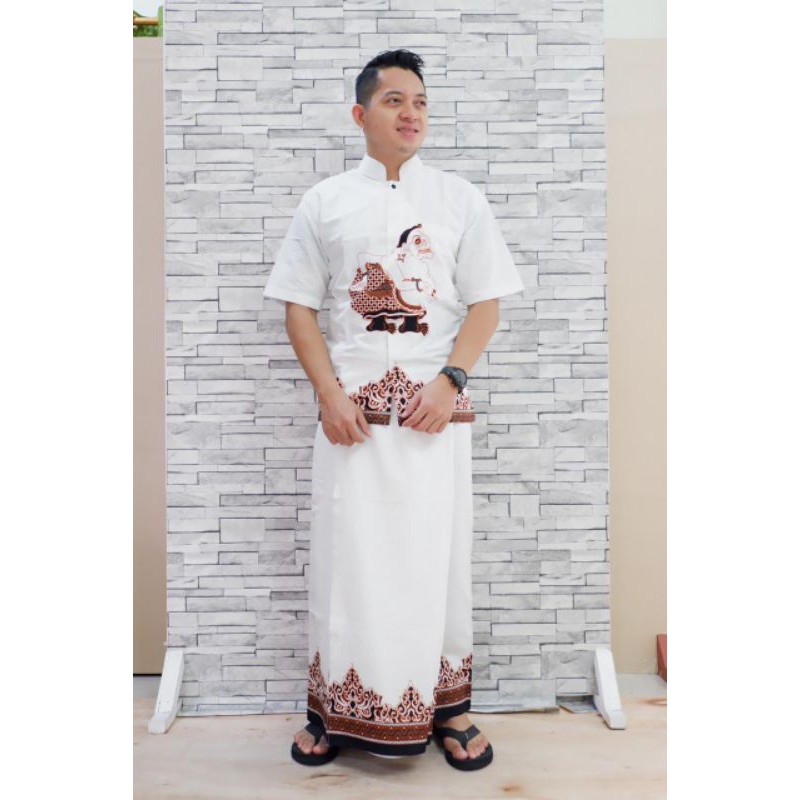 setelan kemeja dan sarung batik