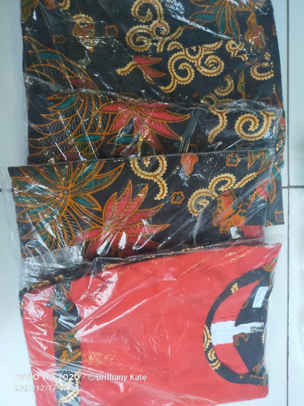 Batik Couple Dan Anak Mawar Daun