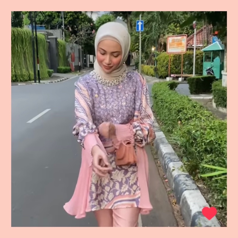 Lyla pleats blouse by Sarah the Label