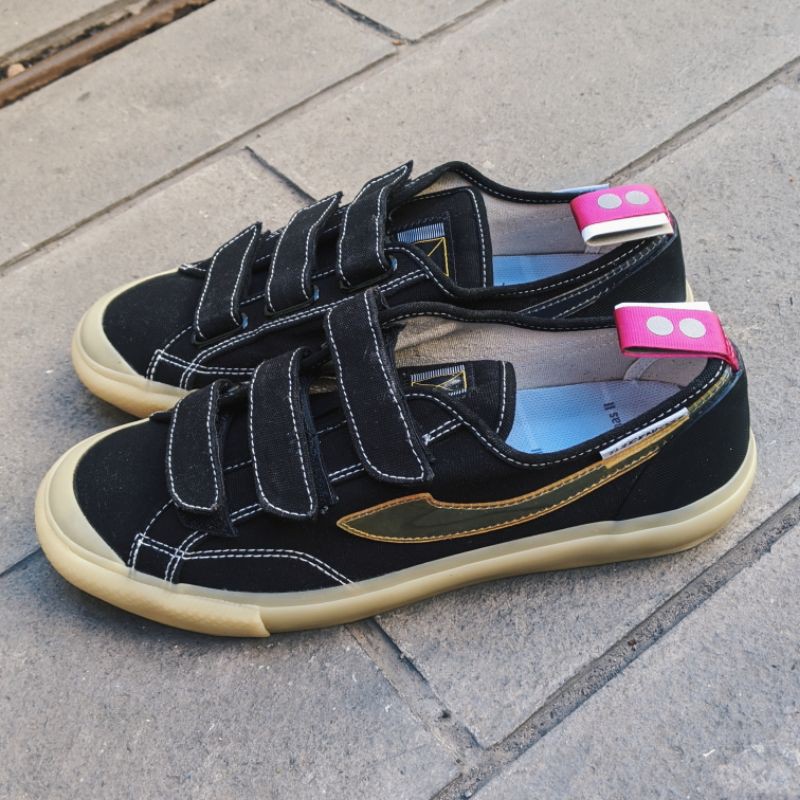 Compass X The Genjots Black / Hitam - size 43