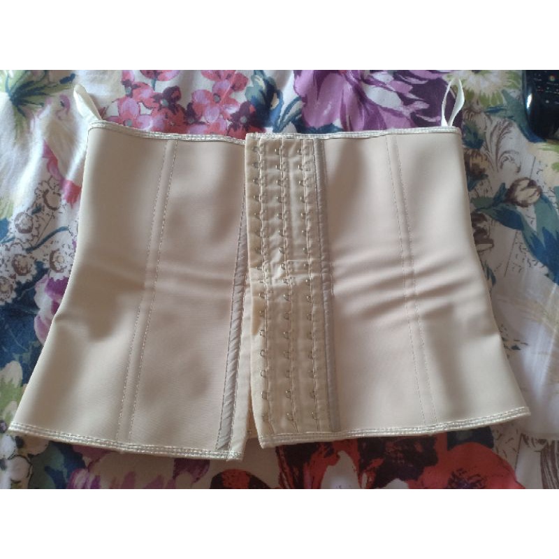 PRELOVED - Korset Miracle Shaper 9 bones size M