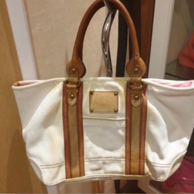 

burberry original tag blue