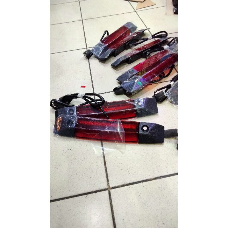 lampu spoiler avanza 2019 ORIGINAL
