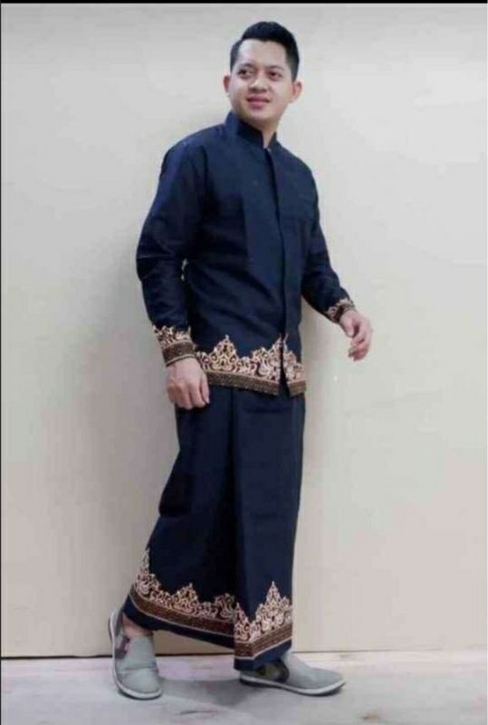 Batik Solo Modern Motif Tumpal Putih Setelan Sarung Dan Koko(full Furing)