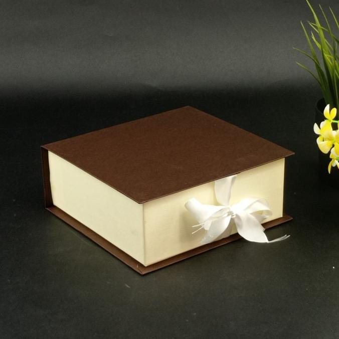 

[COD] BOX HAMPER - HARDBOX - KOTAK KUE - ukuran 20 cm x 20 cm x 8cm [COD]