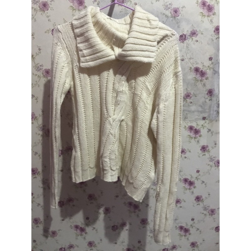 blouse rajut merk Alpha Cubic warna broken white