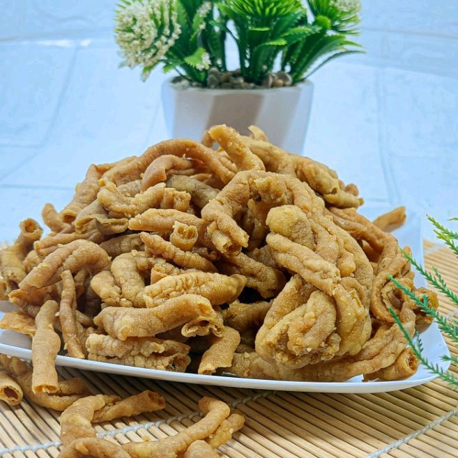 

Keripik Usus Pedas Gurih Renyah