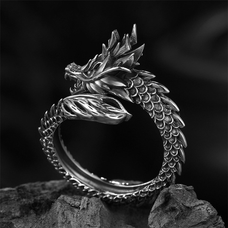Cincin Desain Kepala Naga Bahan Stainless Steel Gaya Punk Untuk Pria