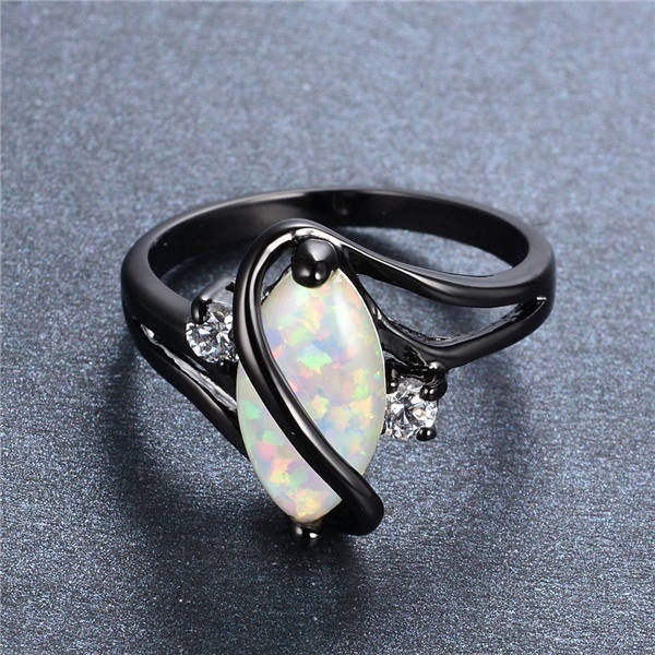 Fashion Black Gold Filled White Fire Opal Ring Suitable for Women's Wedding Ring Crystal Black Diamond Ring Luxury Jewelry