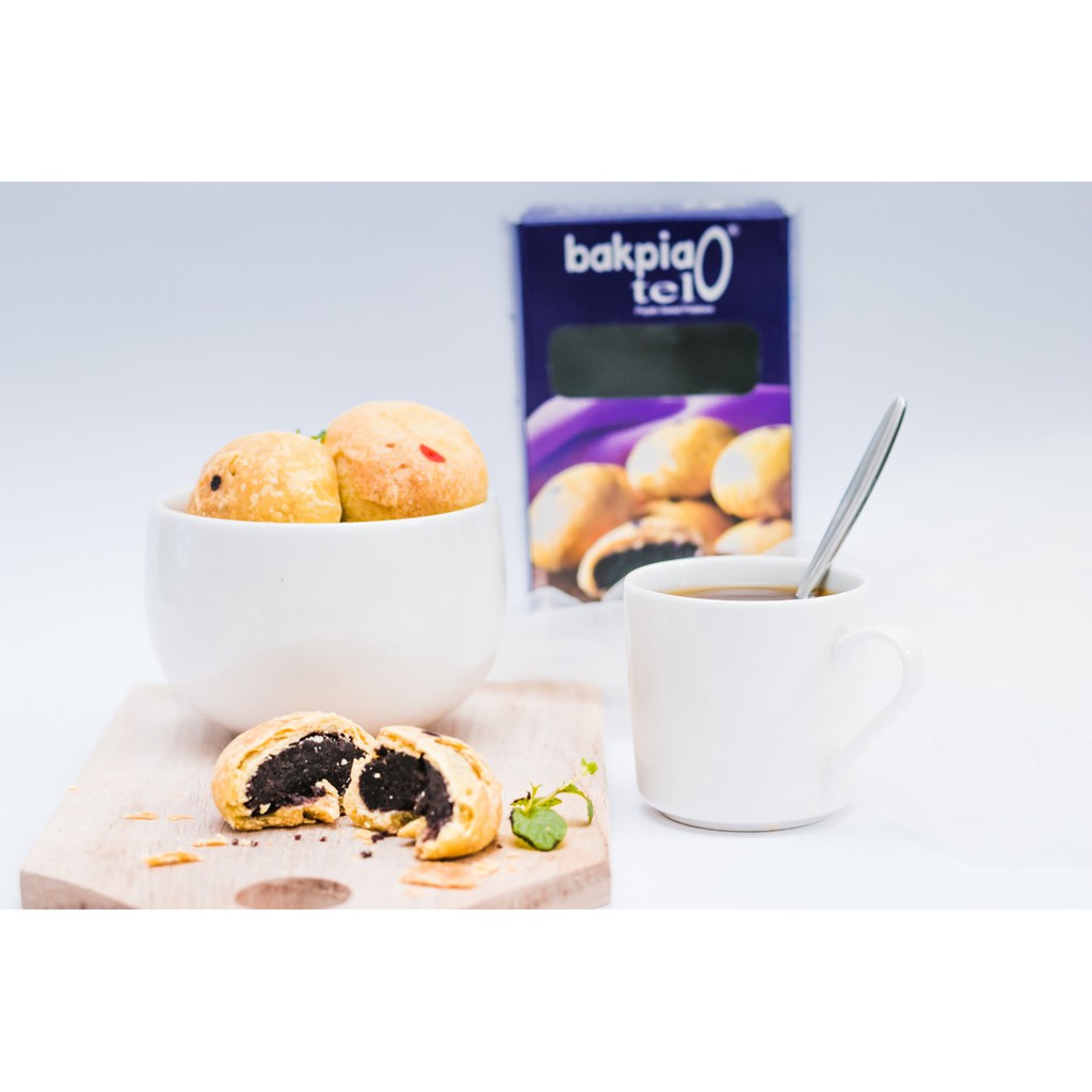 

Repoeblik Telo - Paket Hemat Duo (Bakpia, Cookies, dan Keripik)