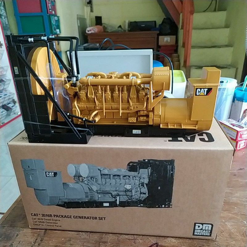Diecast Miniatur Genset Cat 3516B caterpillar Generator Set 1:25