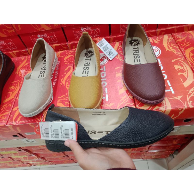 termurah sepatu triset sale 260rbu dijamin bagus awet dan nyaman dipakainya ya kak, terimakasih ya..