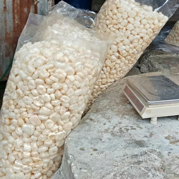 

READY STOCK kerupuk kulit sapi 1 KG AR132
