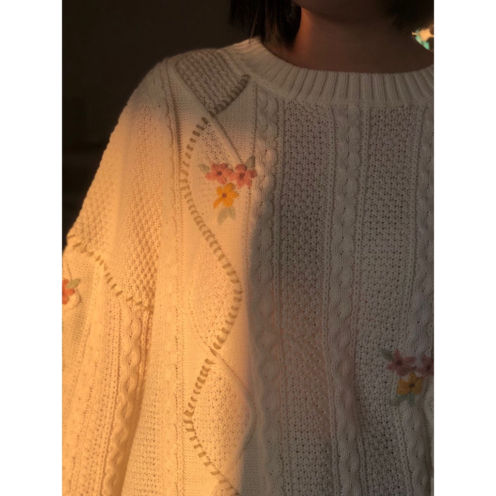 Knitme Cia Embroidery Sweater