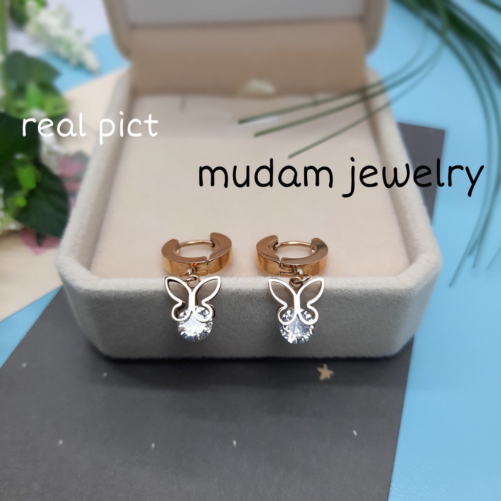 Anting Jepit Titanium Juntai Kupu - Kupu Hollow Dengan Diamond Artifisial