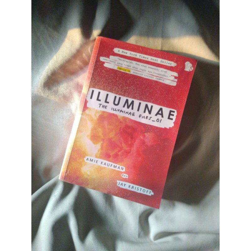 [Preloved] Illuminae