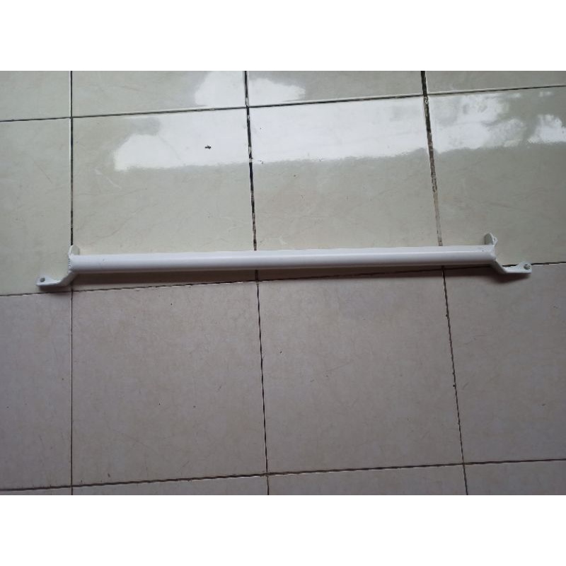 strutbar belakang starlet kotak / kapsul